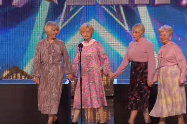 Svi se pitali šta će 4 bake na takmičenju talenata: Publika i žiri u šoku gledali njihov nastup! (VIDEO)