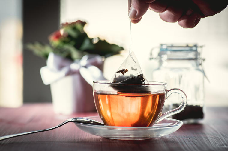 Čaj od 3 sastojka napraviće čudo za vaš organizam: Napitak koji skida kilograme kao lud! (RECEPT)