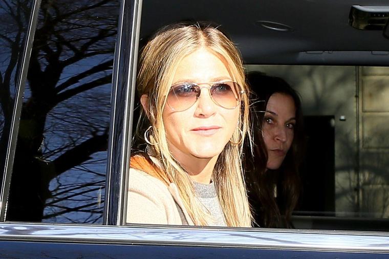 Nova ljubav na pomolu: Džastin Tero u vezi sa prijateljicom Dženifer Aniston! (FOTO)