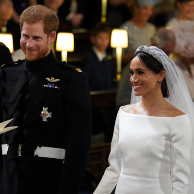 Kraljevsko venčanje godine: Presrećna Megan u raskošnoj venčanici, Hari nije mogao da je dočeka ispred oltara! (FOTO, VIDEO)