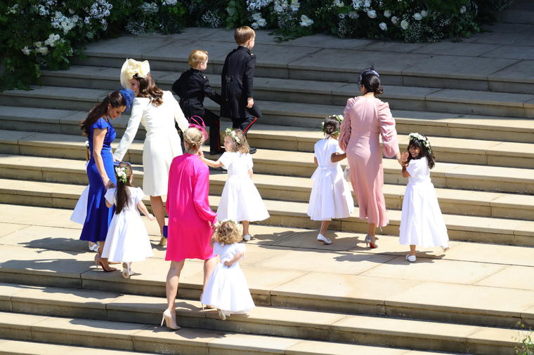 Najslađi deo kraljevskog venčanja: Maleni Džordž i Šarlot na specijalnom zadatku, Kejt Midlton prvi put u javnosti od porođaja! (FOTO, VIDEO)