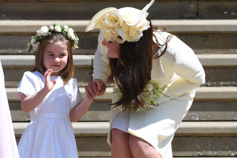 Malena princeza Šarlot kao sasvim obično dete: Nestašluci na stričevom venčanju! (FOTO)