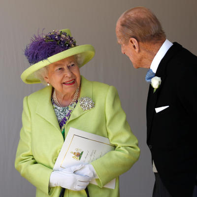 Zaklela se još kao devojka: Dirljiv razlog zbog kog kraljica Elizabeta nosi drečava odela! (FOTO)
