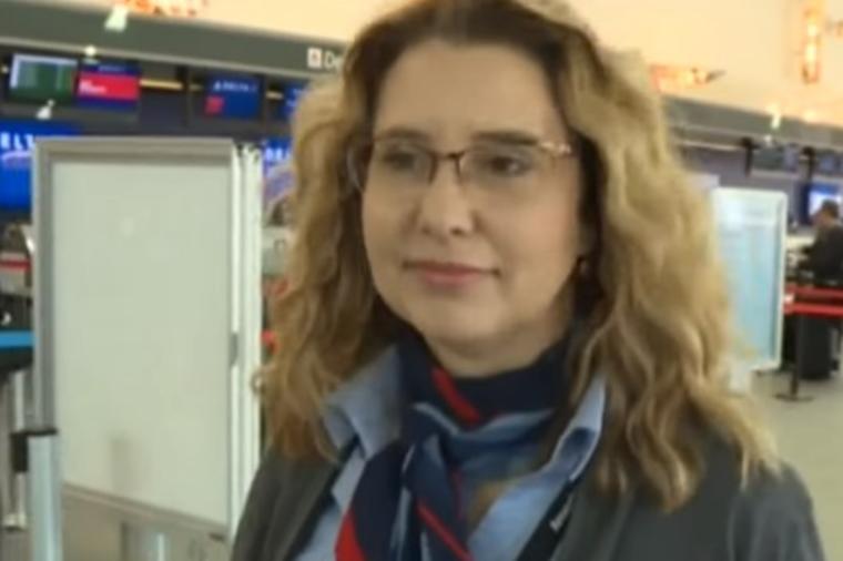 Radnica na aerodromu pogledala karte 2 tinejdžerke: U sekundi shvatila jezivu istinu! (VIDEO)