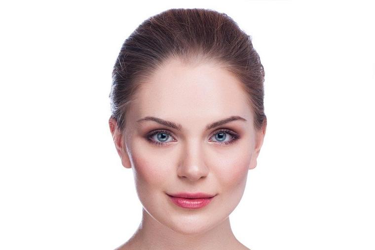 Sprečite prevremeno starenje kože: Ovaj serum vraća mladalački izgled lica!
