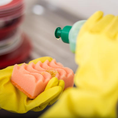 Predmeti i površine koje ne smete da perete deterdžentom za sudove: Oštetićete ih!