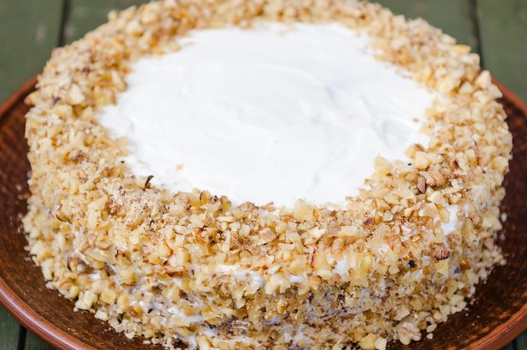Kretoš torta: Desert sa najlepšim filom od oraha! (RECEPT)