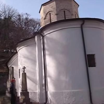 Sveta voda iz srpskog manastira čini čuda: Pomaže nerotkinjama i ostvaruje dobronamerne želje!