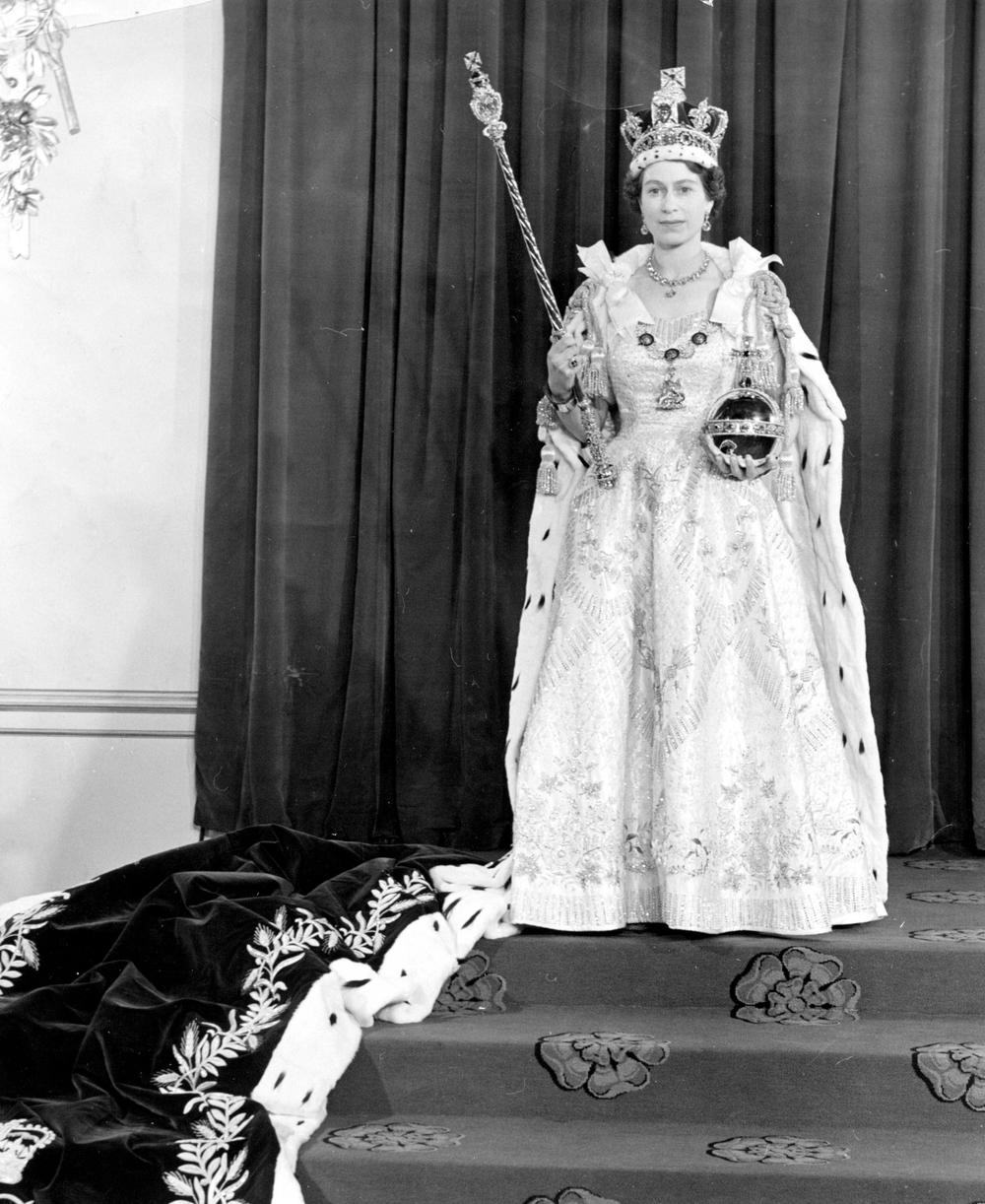 Kraljica Elizabeta II, Kraljica, Elizabeta II, Krunisanje