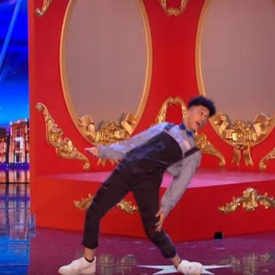Mladi plesač izašao na binu: Publika u neverici pratila njegov nastup! (VIDEO)