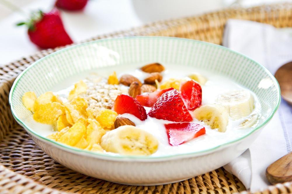 Doručak, Voćna kaša, Voćni jogurt
