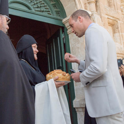 Ponosan na svoje pravoslavno poreklo: Princ Vilijam posetio grob prababe Alise u Jerusalimu! (FOTO)