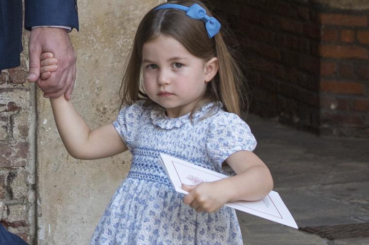 Šarlot je definitivno zvezda porodice: Malena princeza izdominirala na Luisovom krštenju! (FOTO, VIDEO)