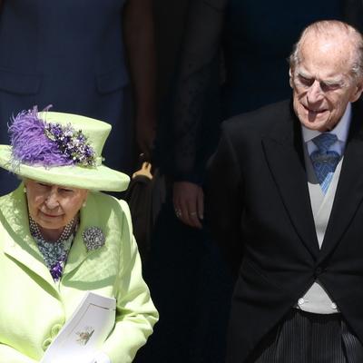 Kraljica Elizabeta i princ Filip nisu bili na Luisovom krštenju: Imali su preče stvari od praunuka! (FOTO)