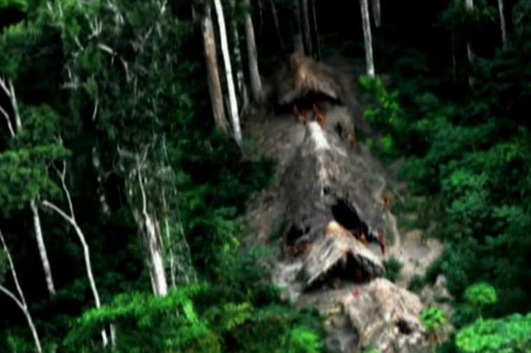 Rajsko ostrvo sa kojeg se niko nije vratio živ: Naseljava ga pleme iz kamenog doba! Ni vatru još nisu otkrili (VIDEO)