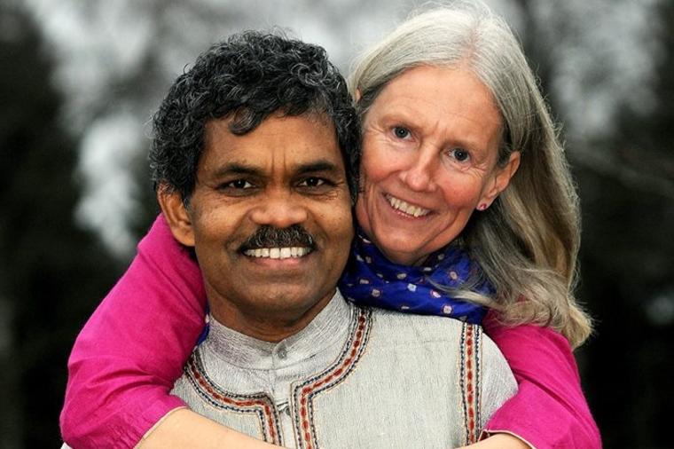 Biciklom prešao 10.000 kilometara da bi zaprosio ženu svog života: Neverovatna ljubavna priča! (FOTO)