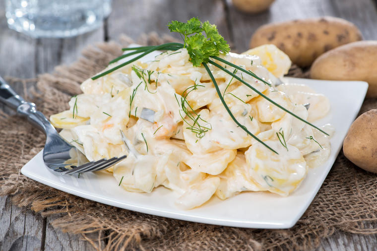 UKUS KAO IZ BAJKE, A LEKOVITA: Kremasta krompir salata dovešće hormone štitne žlezde u savršen balans!(RECEPT)