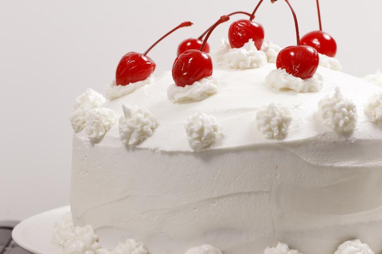 Najlepša torta od višanja: Kremasta, slatka kao med! (RECEPT)