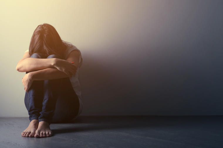 Samoubilačke misli i droga kod tinejdžera: Ovo su signali da sa vašim detetom nešto nije u redu!
