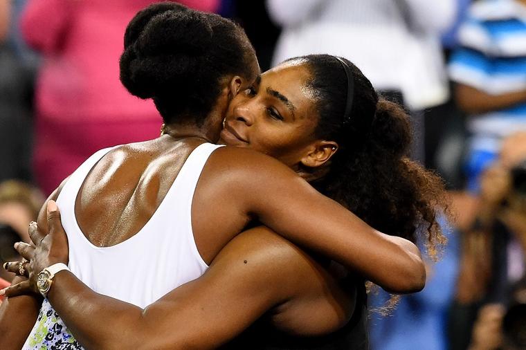 15 godina ne mogu da prebole tragediju: Serena i Venus Vilijams na najsvirepiji način izgubile stariju sestru! (FOTO)