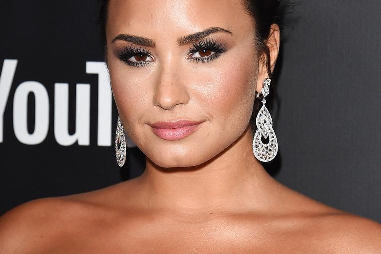 Zahvalna Bogu što je spasao i fanovima što se sada oseća dobro: Demi Lovato se oglasila prvi put nakon hospitalizacije