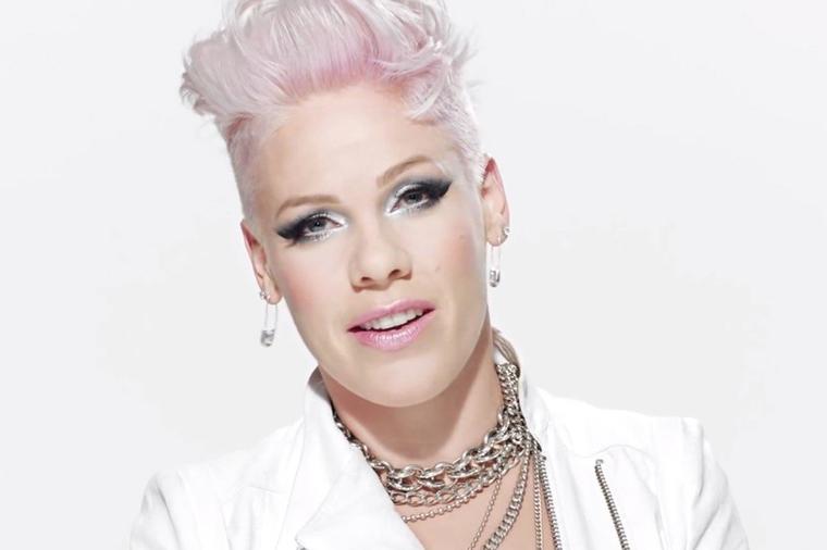 Pevačica Pink pozitivna na koronu: Ova bolest je ozbiljna stvar! (FOTO)