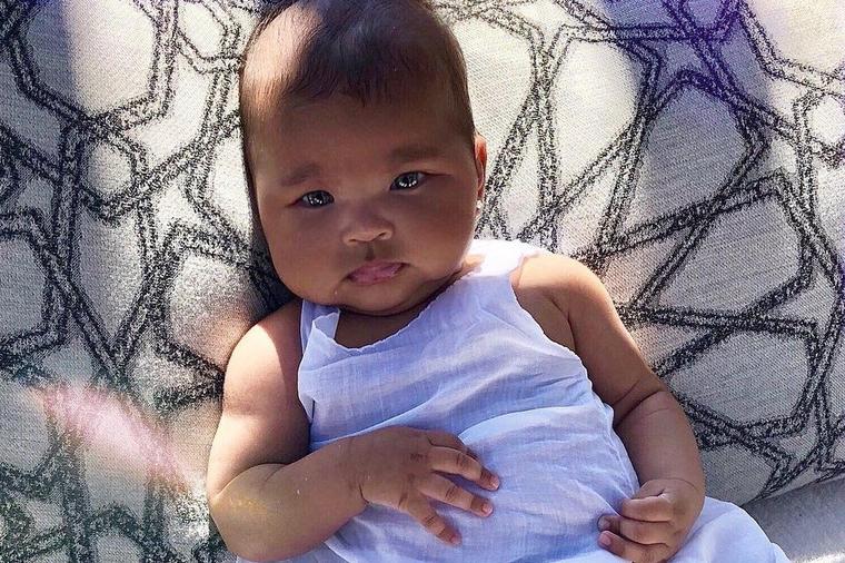 Da li je ovo najlepša beba poznatih? Njena fotografija prikupila je skoro 5 miliona lajkova! (FOTO)