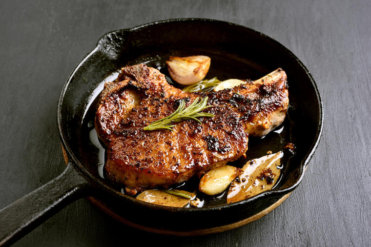 4 saveta za pripremu savršenog svinjskog kotleta: Sočno meso za samo 20 minuta!