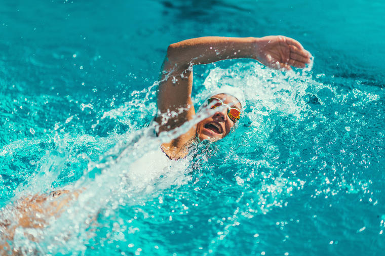 UBEDLJIVO NAJBOLJA FIZIČKA AKTIVNOST: Evo kako plivanje utiče na naše telo!