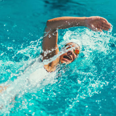 UBEDLJIVO NAJBOLJA FIZIČKA AKTIVNOST: Evo kako plivanje utiče na naše telo!