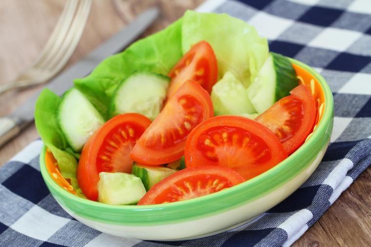 Stavljate paradajz i krastavac zajedno u salatu: Posle ovoga to više nikada nećete raditi!