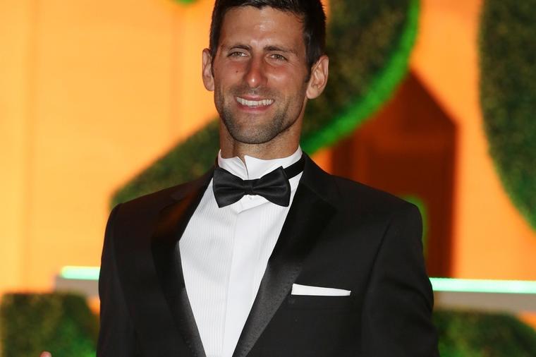 Ovako Novak uživa sa decom: Teniser fotografijama raznežio ceo svet! (FOTO)