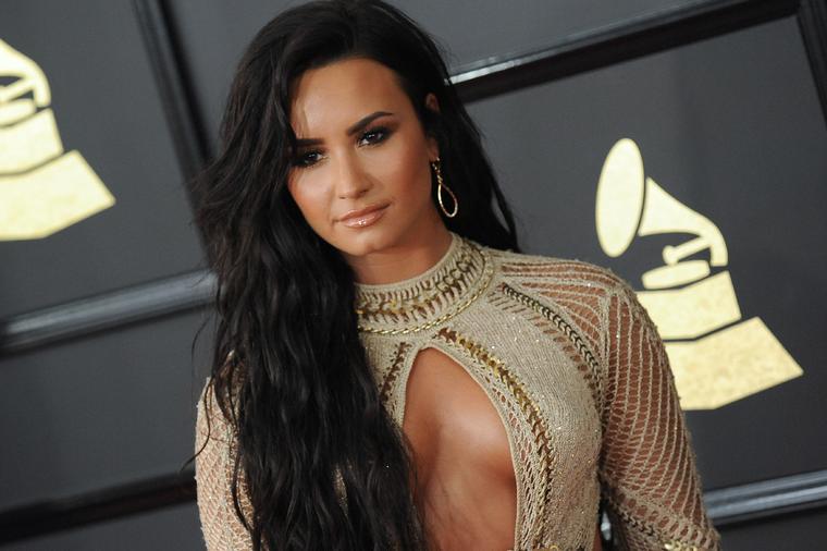 Nedavno se predozirala heroinom i započela lečenje: Demi Lovato sada na udaru lopova!