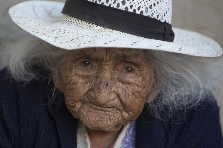 Ima 117 godina, a svira i peva: Ova Bolivijka je verovatno najstarija žena na svetu! (VIDEO)