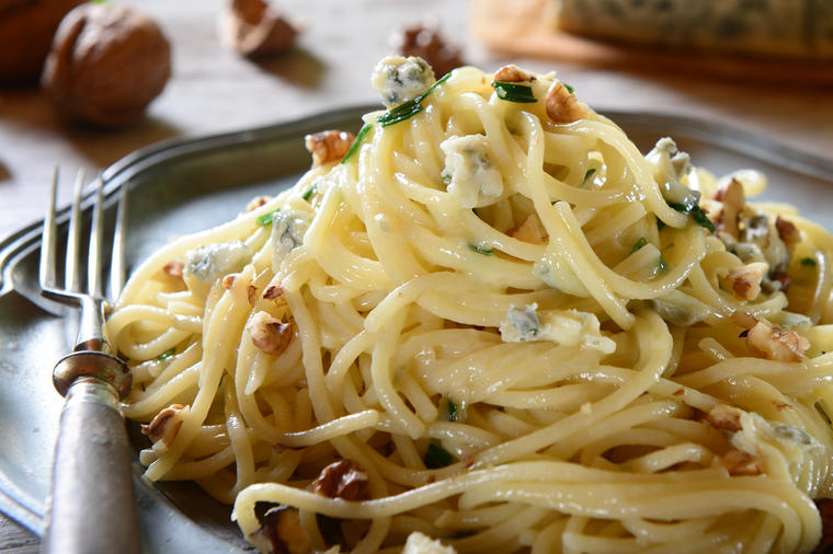 Testenina u kremastom sosu od oraha: Italijanski specijalitet koji nikog ne ostavlja ravnodušnim! (RECEPT)