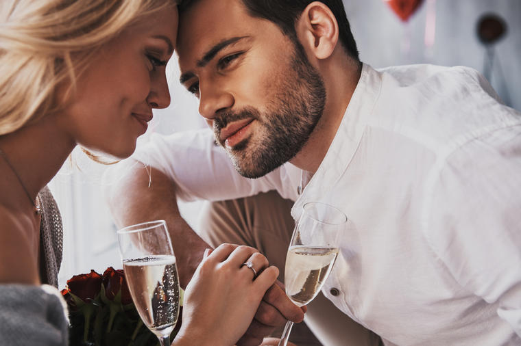 6 stvari koje treba da ostanu samo između vas i supruga: Ove tajne nipošto ne delite sa  prijateljima!