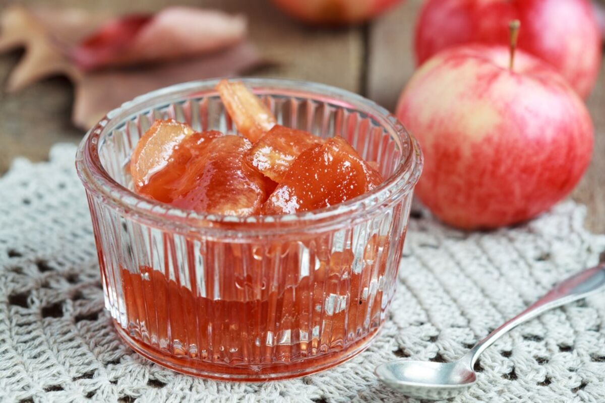 Рецепт яблочных долек на зиму. Яблочное варенье "карамельные дольки". Варенье из яблок. Яблочное варенье прозрачное. Яблочное варенье дольками.