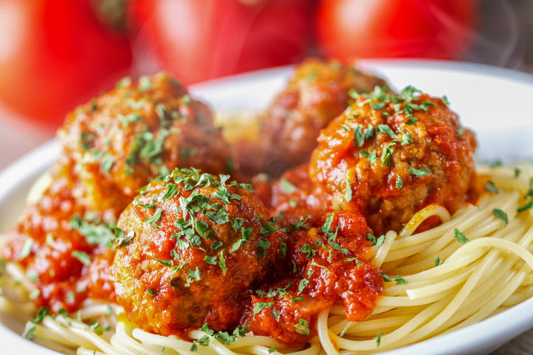 Italijani znaju najbolje: Najukusnije špagete sa mesom! (RECEPT)