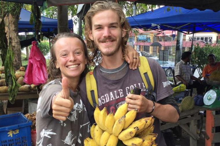 Neverovatan eksperiment: Ovaj par 3 godine jede samo voće, ne pere zube, evo šta se desilo! (FOTO)