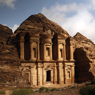 Misteriozan grad isklesan u kamenu: Antički grad Petra u Jordanu nastavlja da iznenađuje! (FOTO)