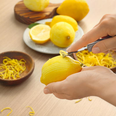 Limunova kora je zdravija i od limunovog soka: Evo šta sve možete s njom!