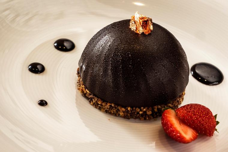 Uživajte u slatkom kao slavna manekenka: Uz ovaj čokoladni mus bićete kraljica dezerta! (RECEPT)