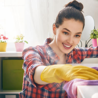 Ovih 8 stvari u domu nikako ne smete čistiti mešavinom sirćeta i vode!