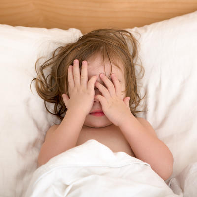 Roditelji će se obradovati: Ako vam se dete upiški u krevet, ovo je rešenje za uprljani dušek! (RECEPT)