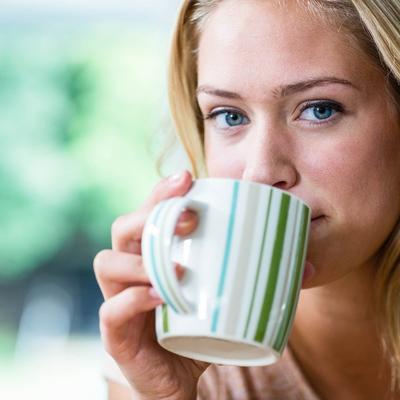 Čuva srce, poboljšava pamćenje: Evo zašto treba da pijemo čaj svaki dan!
