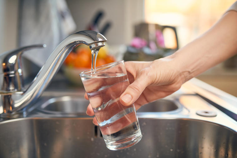 Evo šta teška voda čini našem telu: Opasnost u jednoj čaši!