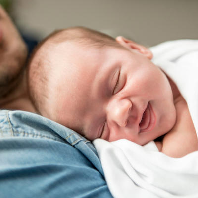 Zašto je važno da otac učestvuje u odgajanju deteta od prvog dana: Prva tri meseca su ključna!