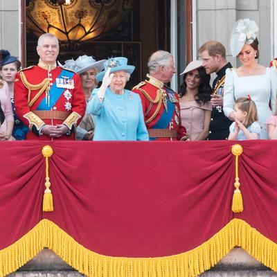 Kraljevska porodica vrti milione: Evo koliko zarađuju,a samo su princeze Beatris i Eugenija zaposlene!