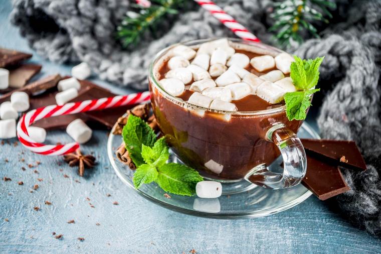 Čarobni napitak za opuštajuće trenutke: Topla čokolada sa tajnim sastojkom! (RECEPT)