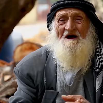 Ima 125 godina, kuva i šeta 3 kilometra dnevno: Ovo je njegova tajna dugovečnosti! (VIDEO)